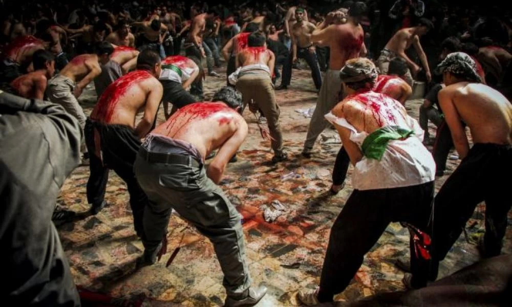 Ασούρα: Τι γιορτάζουν οι Σιίτες μουσουλμάνοι στο αιματηρό έθιμο του αυτομαστιγώματος